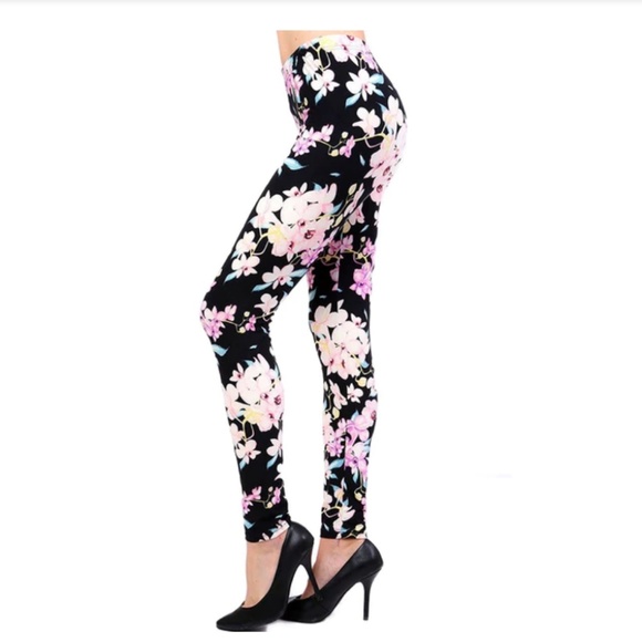 Super Soft Pretty in Pink Floral Leggings - Picture 1 of 4